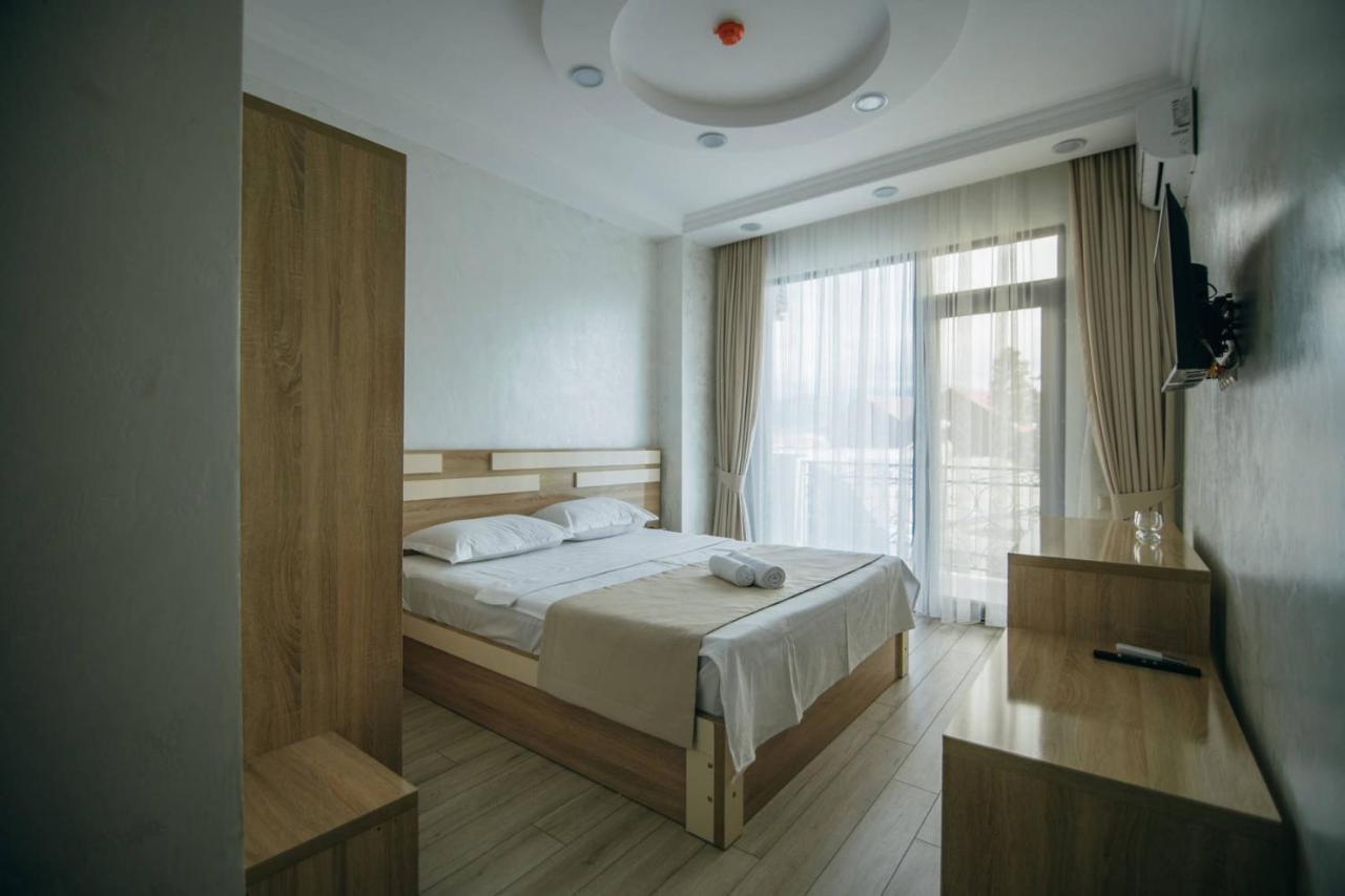 Hotel Batumi Palace מראה חיצוני תמונה