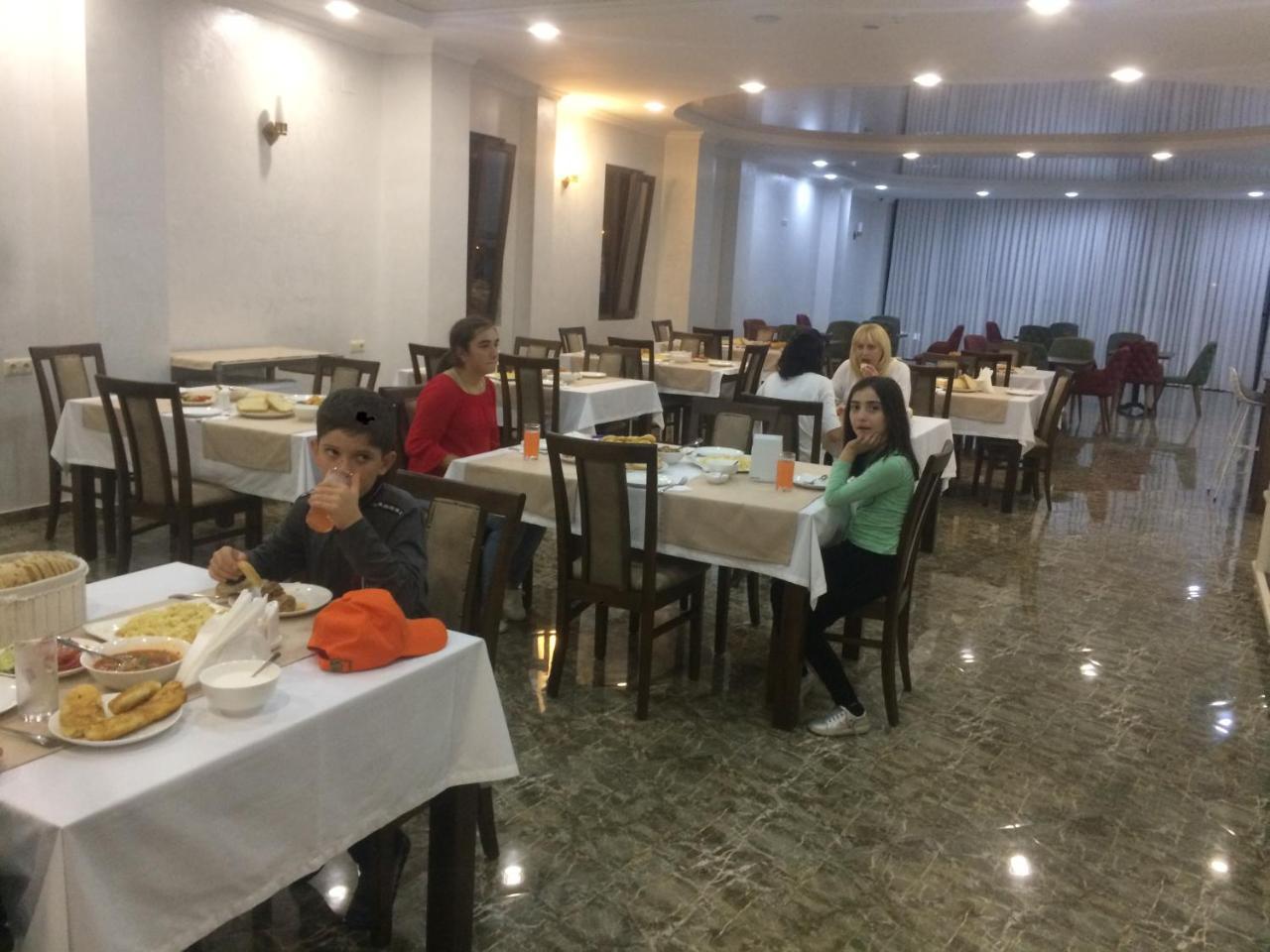 Hotel Batumi Palace מראה חיצוני תמונה