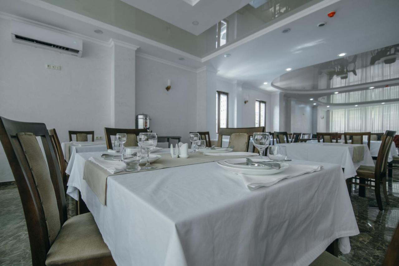 Hotel Batumi Palace מראה חיצוני תמונה